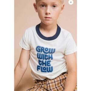 THE BEE & THE FOX 'Grow with the Flow' Retro T Shirt // 4